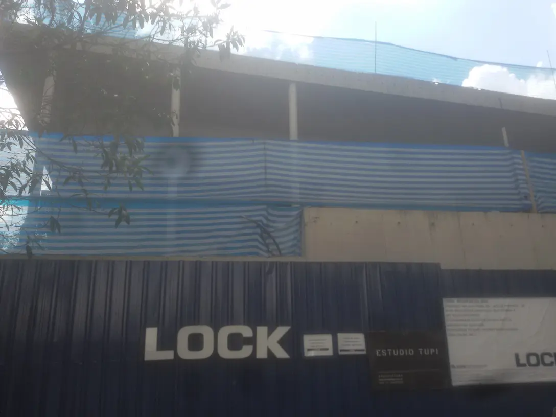 Edificação industrial em execução